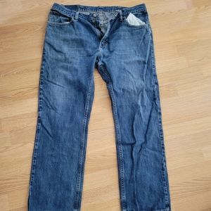 2 Wrangler jeans